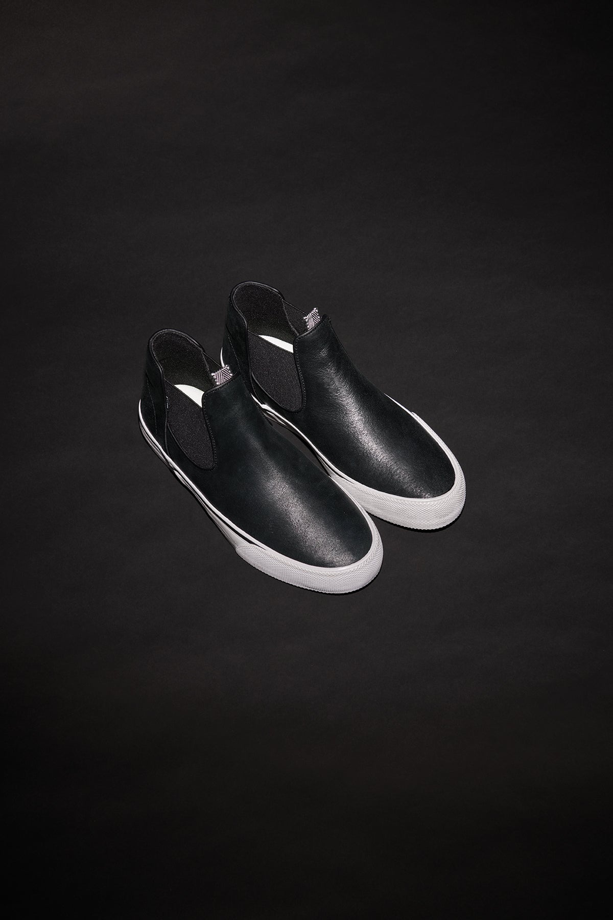 Dover - Black Distress/Gillette