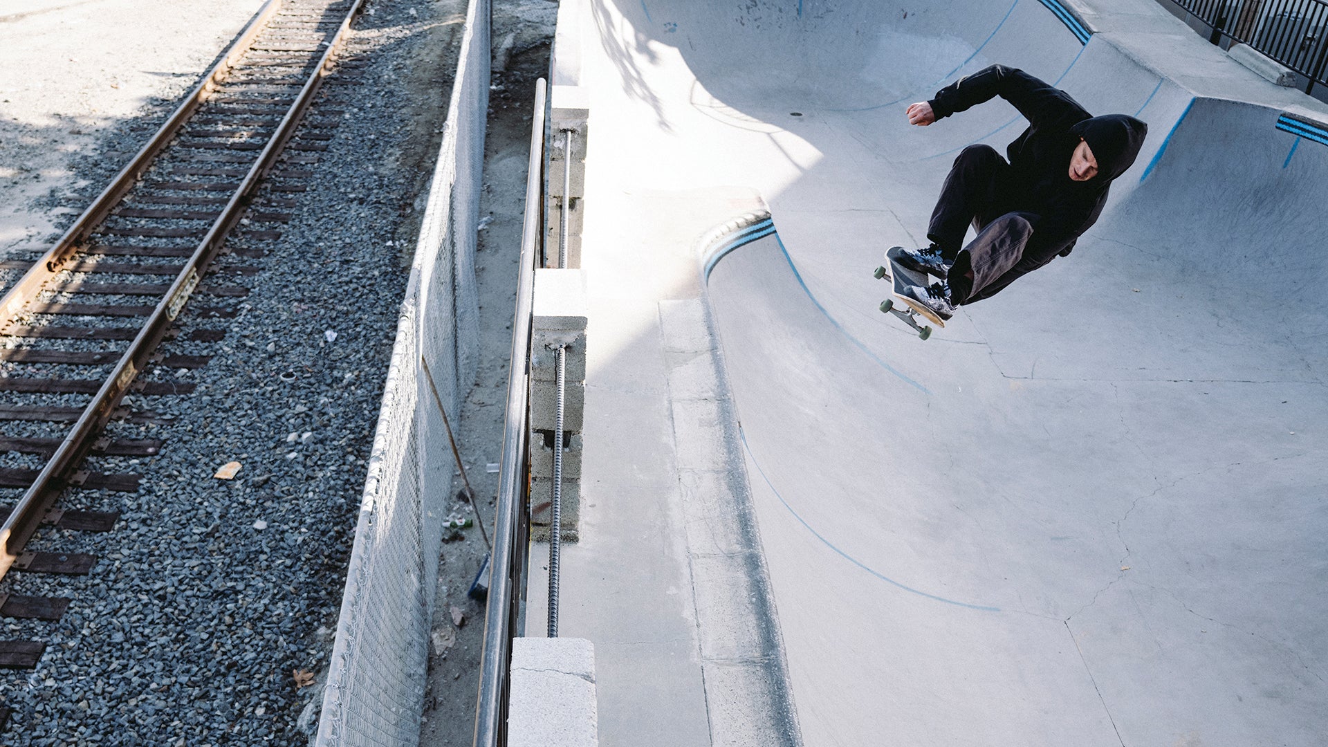 Load video: Globe Living Low Velocity For the Environment